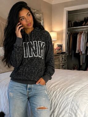 🖤🩶 Retired Victoria's Secret “PINK” Black Leopard Quarter Zip Hoodie 🩶🖤